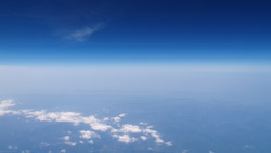 雲のようなガスのような雲　空の写真　高解像度・高画質の壁紙